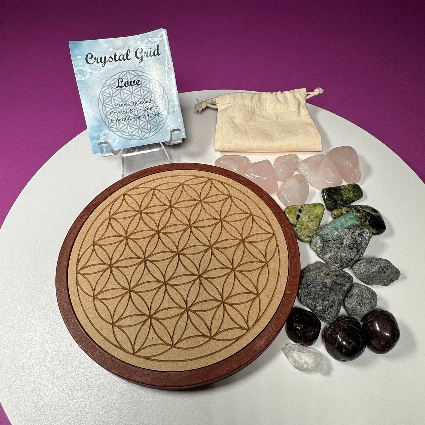 Crystal Grid and Stones for Love: Crystal, Rose Quartz, Emerald, Garnet, Jade