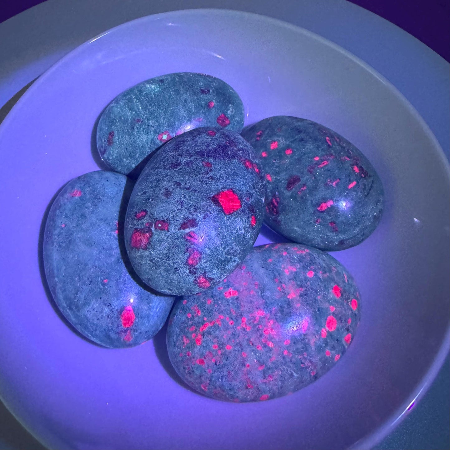Ruby Zoisite Palm/Soap Stones, UV Reactive