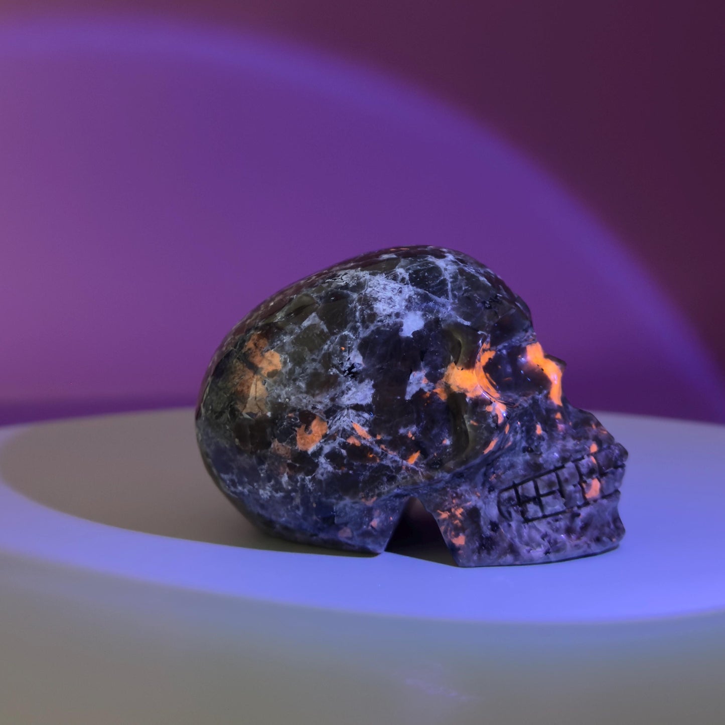 Yooperlite Skull Carving, UV Reactive