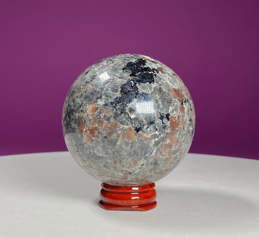 Yooperlite Sphere (Includes Wood Stand)