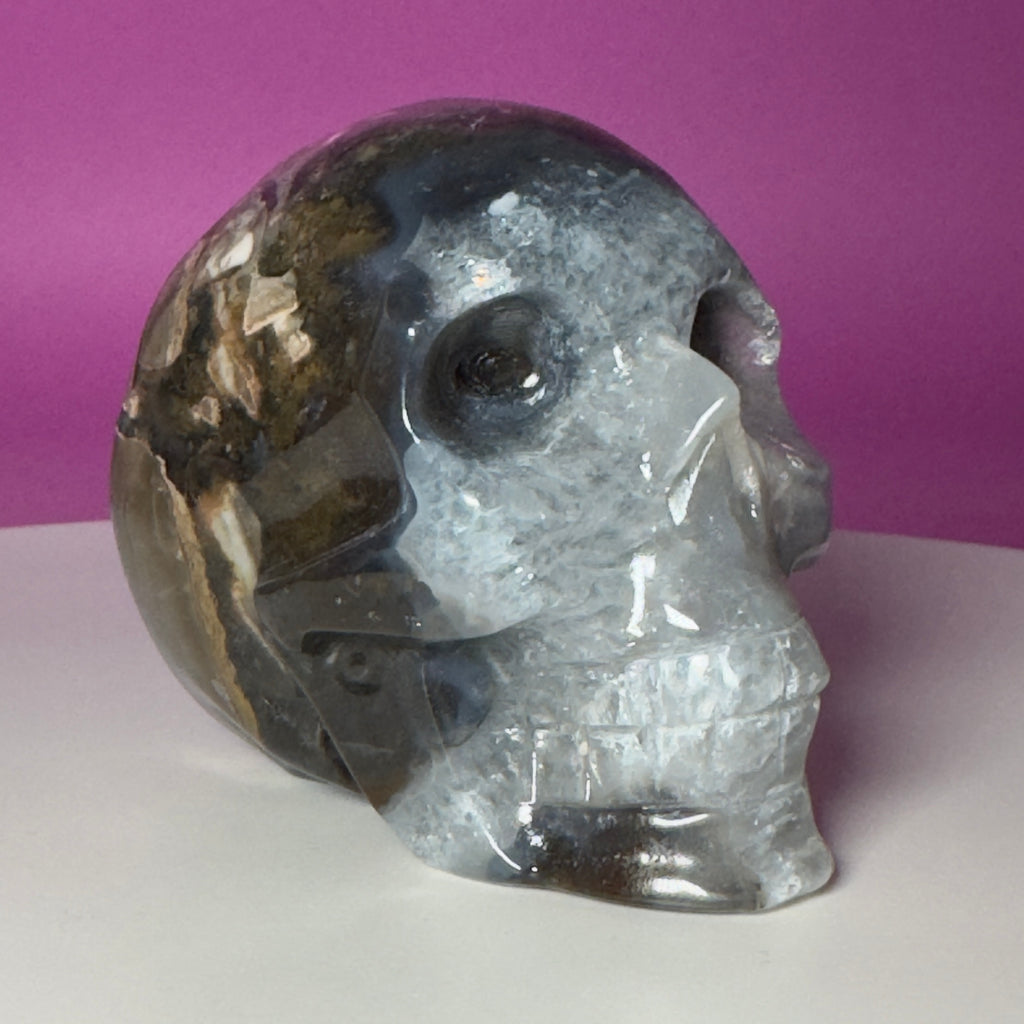Volcanic Agate Skull – UV Reactive Green Glow – 501g