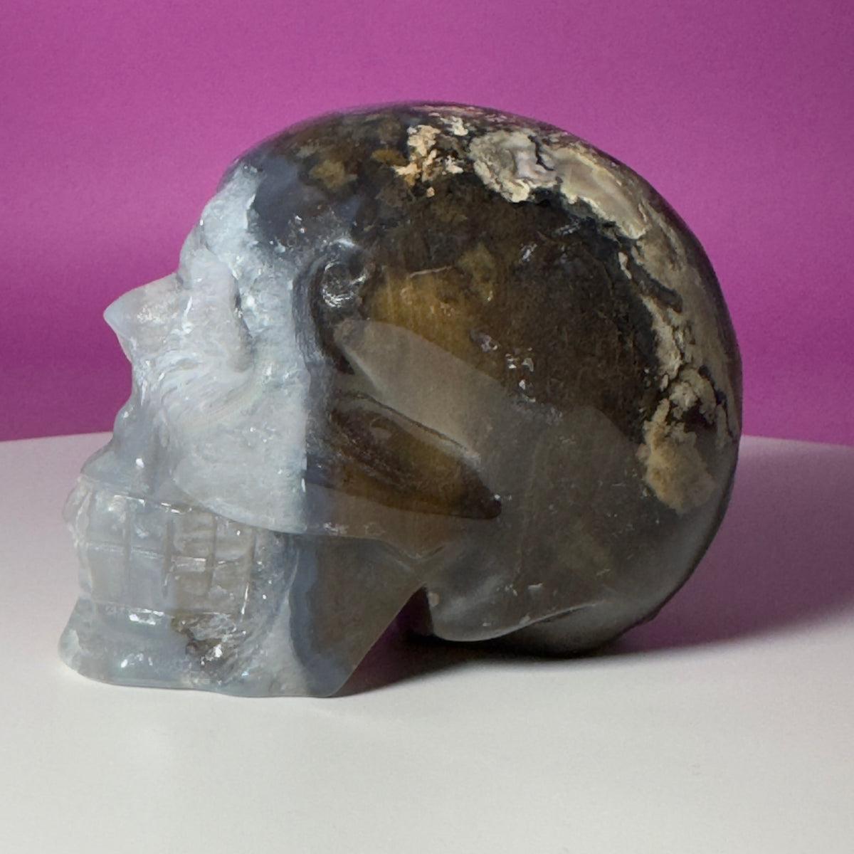 Volcanic Agate Skull – UV Reactive Green Glow – 501g