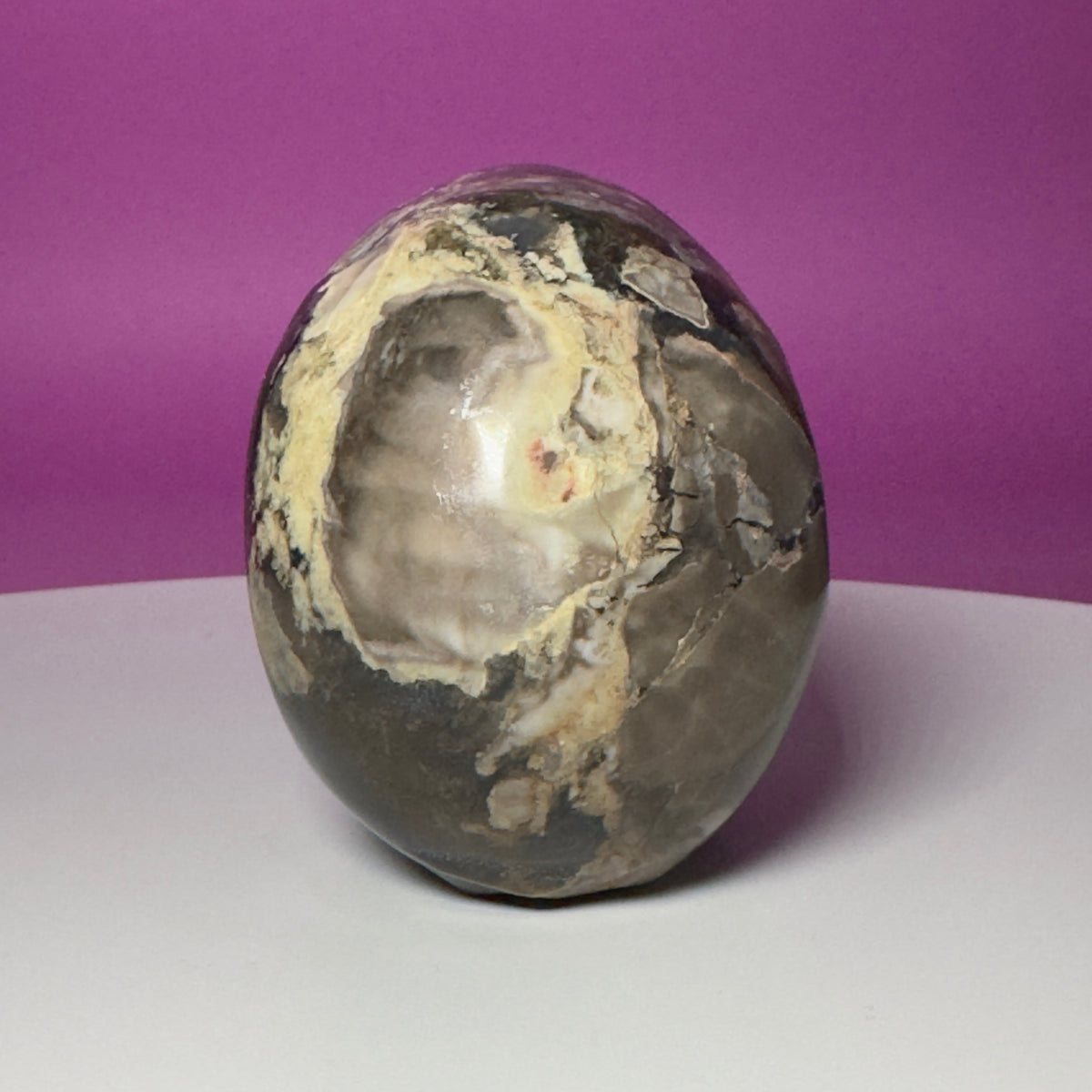 Volcanic Agate Skull – UV Reactive Green Glow – 501g
