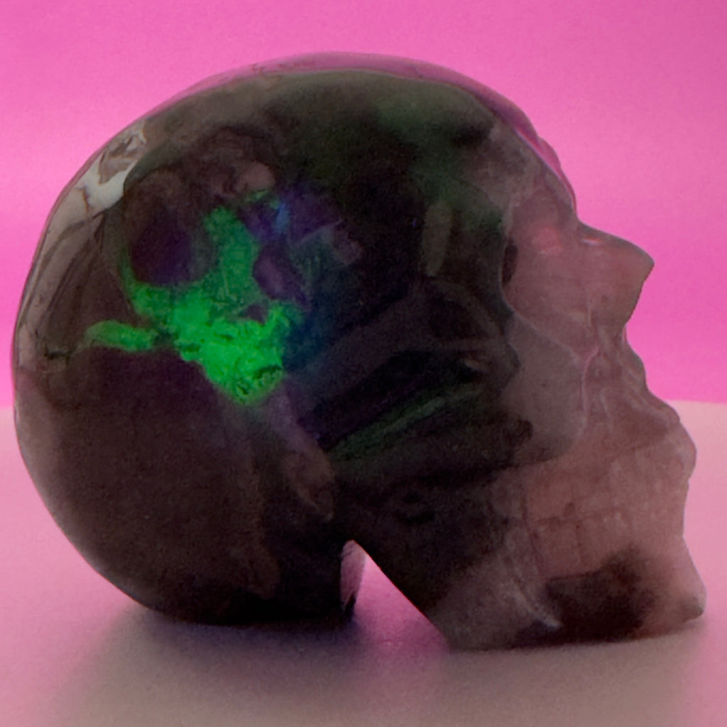 Volcanic Agate Skull – UV Reactive Green Glow – 501g