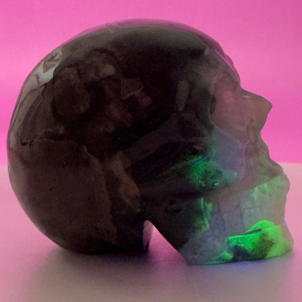 Volcanic Agate Skull – UV Reactive Green Glow – 501g