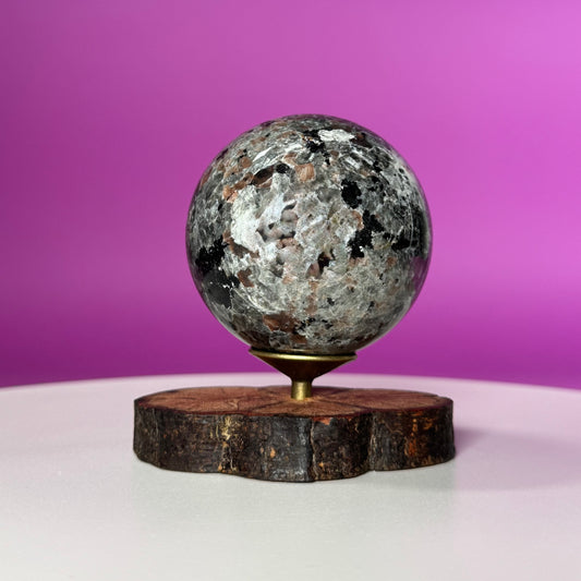 Yooperlite Sphere 414g with Decorative Stand – UV Reactive Crystal