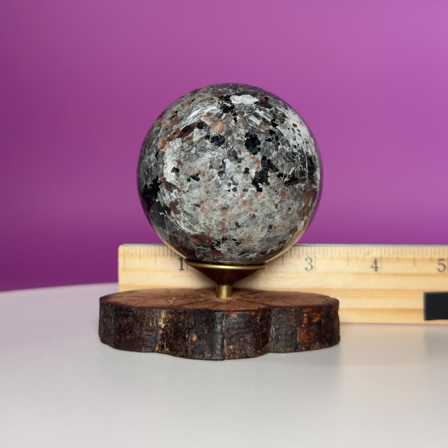 Yooperlite Sphere 414g with Decorative Stand – UV Reactive Crystal