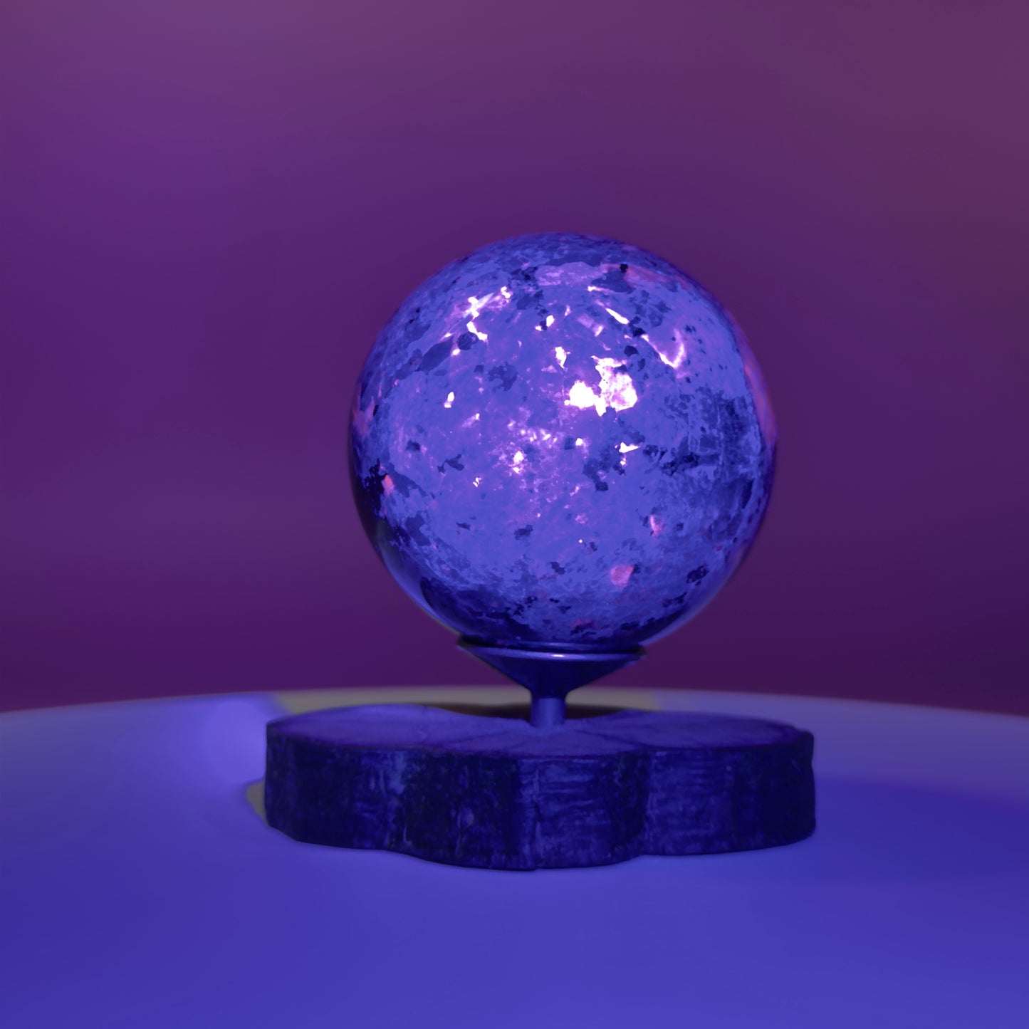 Yooperlite Sphere 414g with Decorative Stand – UV Reactive Crystal
