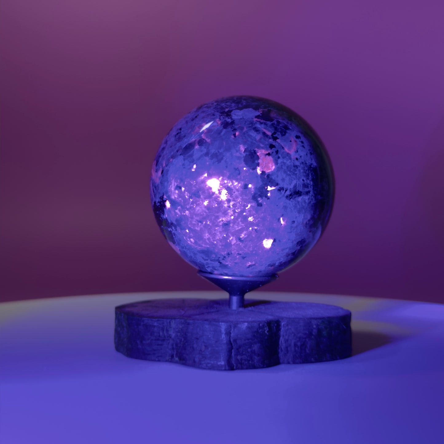 Yooperlite Sphere 414g with Decorative Stand – UV Reactive Crystal