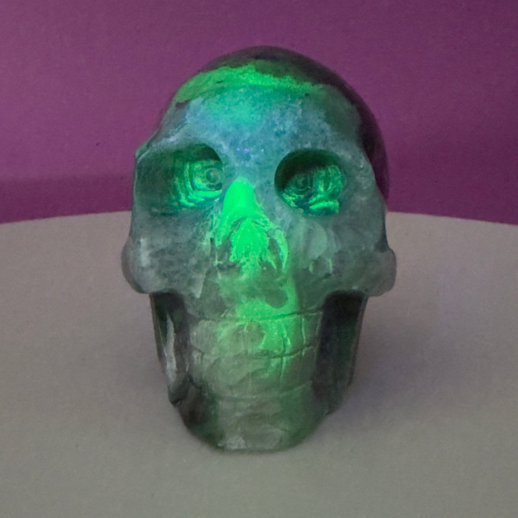 Volcanic Agate Skull – UV Reactive Green Glow – 501g