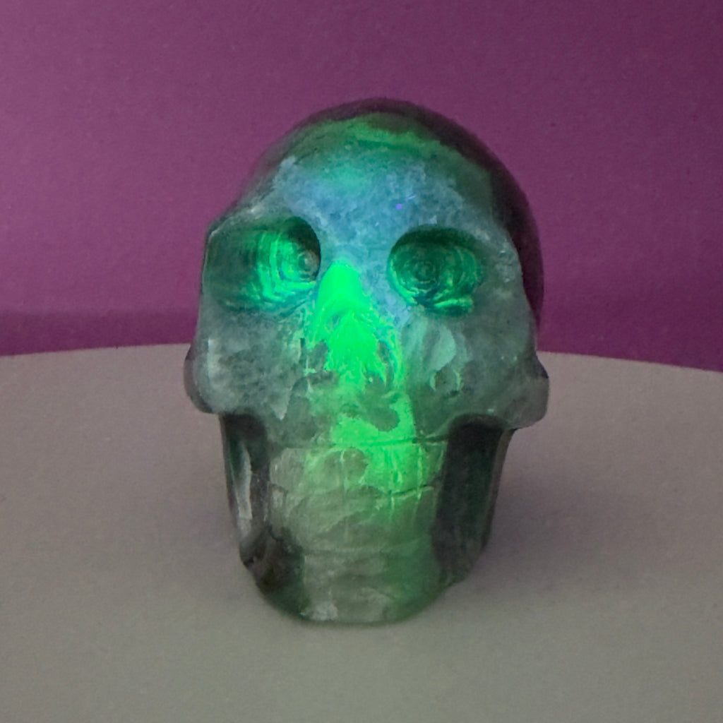 Volcanic Agate Skull – UV Reactive Green Glow – 501g