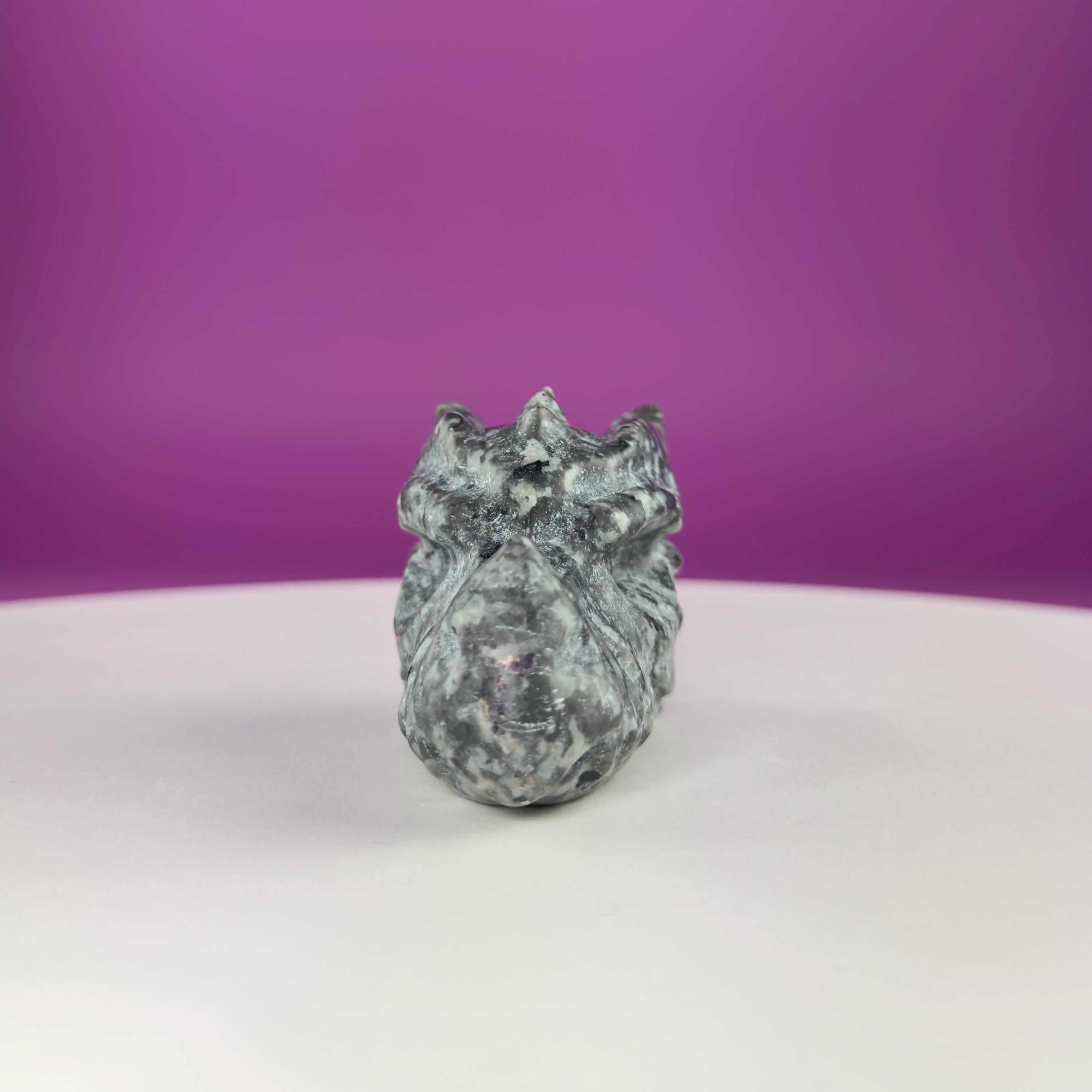 Yooperlite Dragon Skull Carving 138g | UV Reactive Crystal Skull | Fluorescent Stone