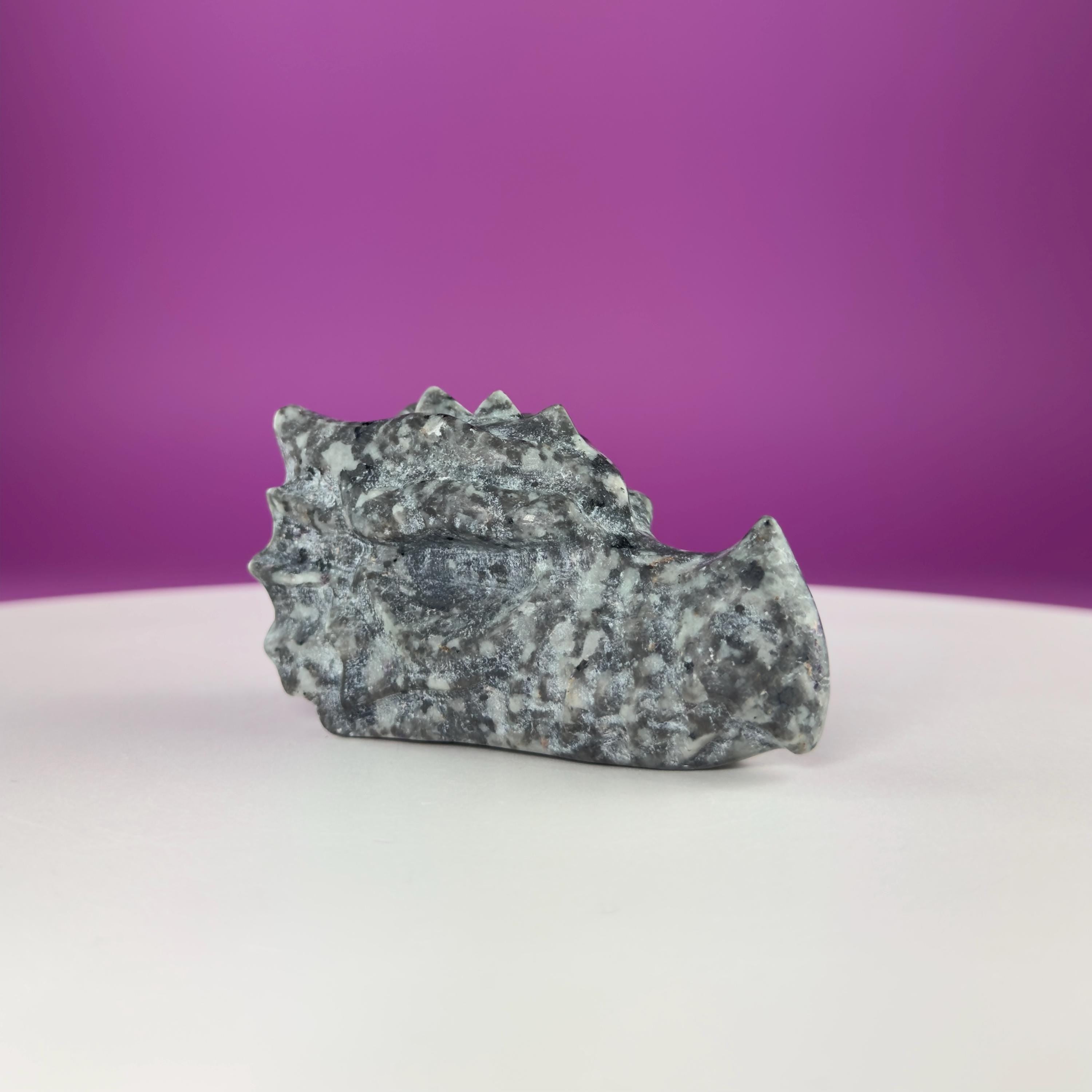 Yooperlite Dragon Skull Carving 138g | UV Reactive Crystal Skull | Fluorescent Stone