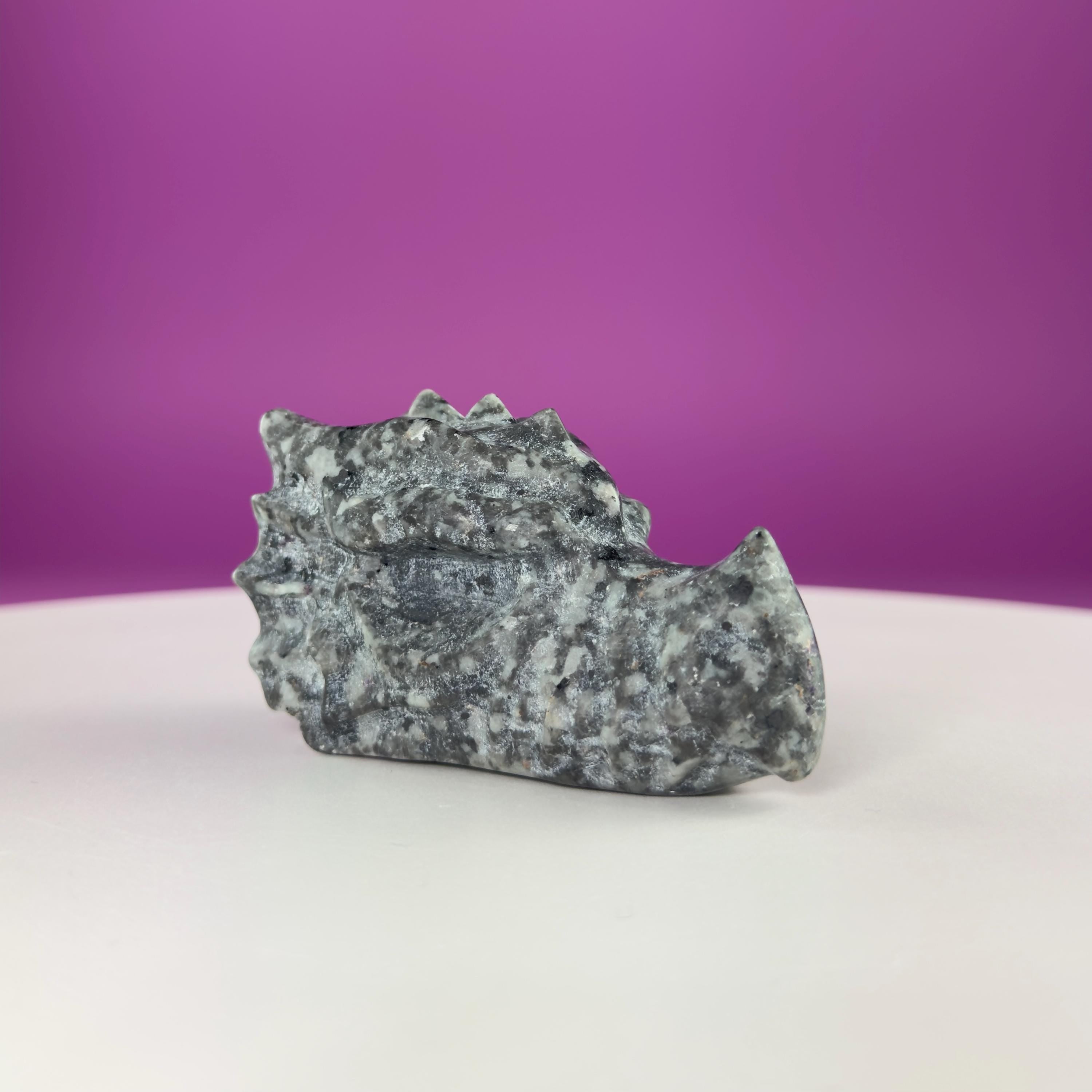 Yooperlite Dragon Skull Carving 138g | UV Reactive Crystal Skull | Fluorescent Stone
