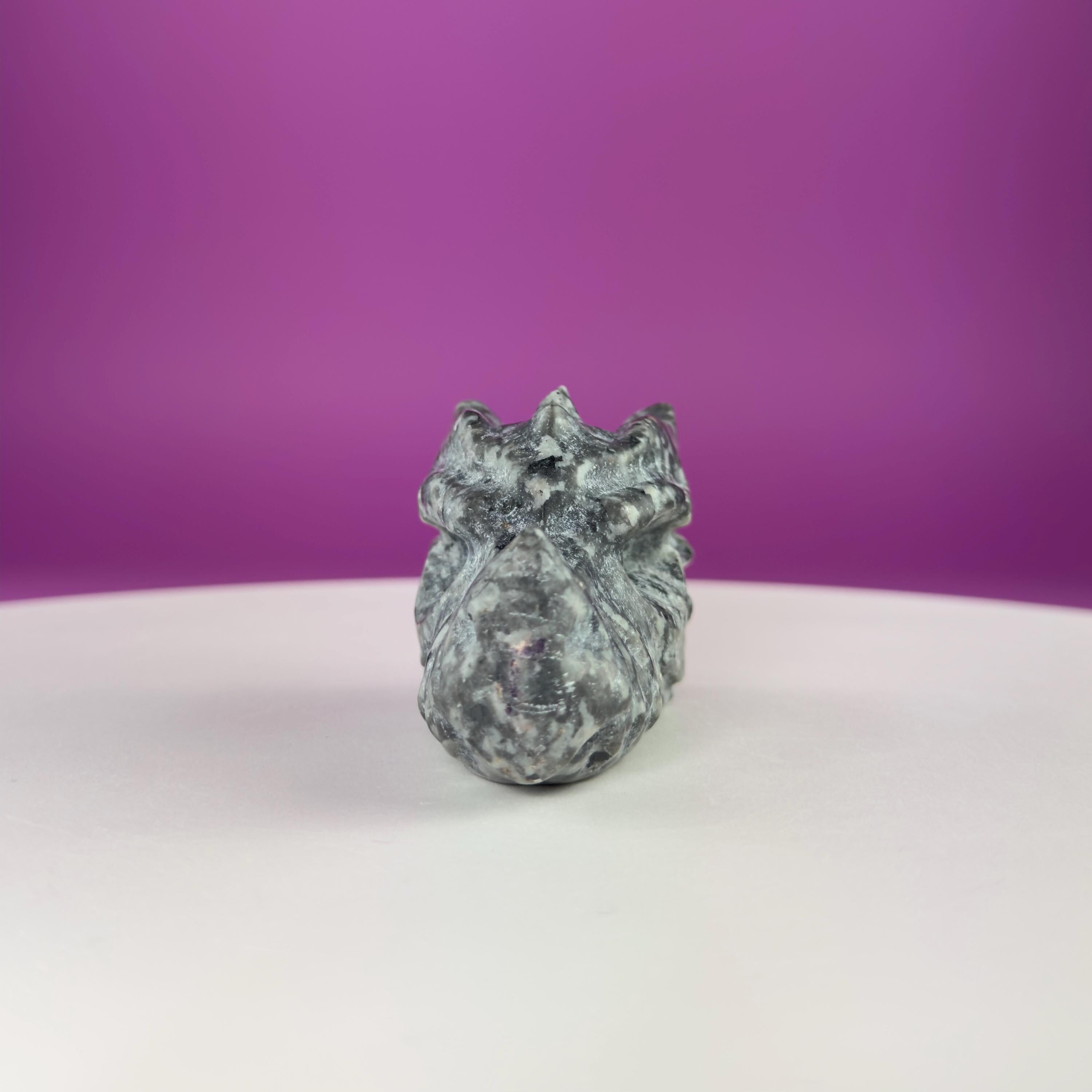Yooperlite Dragon Skull Carving 138g | UV Reactive Crystal Skull | Fluorescent Stone