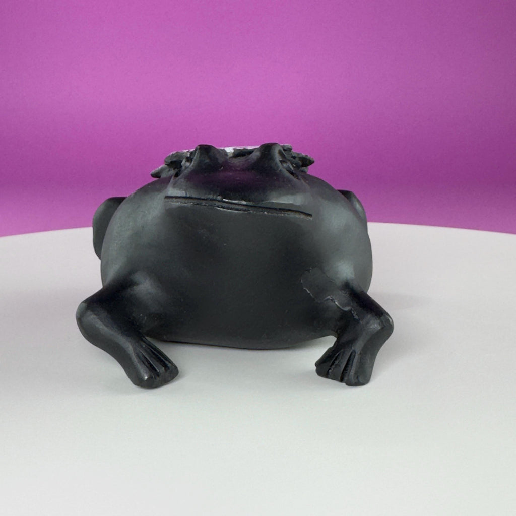 Natural Chrysanthemum Stone Frog Carving Flower Stone Sculpture
